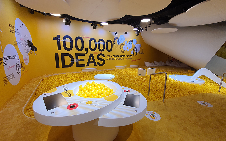 Bälle-Bad im Deutschen Pavillon bei der EXPO 2020 Dubai.